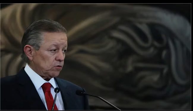 PAN y PRI presentan demanda de juicio político contra Arturo Zaldívar