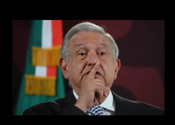 Funcionario de FGR se retracta por contradecir a AMLO en fentanilo