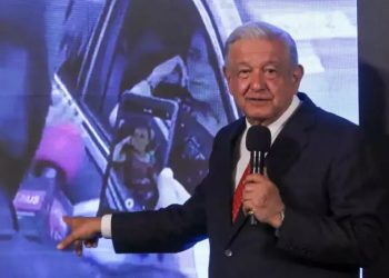 Encapuchados responden desde retén en Chiapas: 'No somos montaje, presidente'