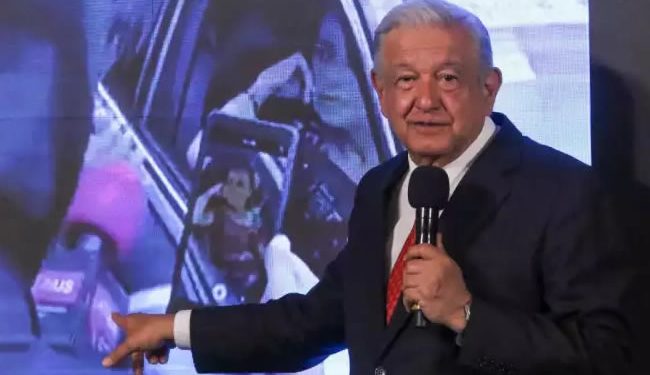 Encapuchados responden desde retén en Chiapas: 'No somos montaje, presidente'