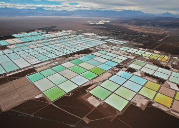 Chile abre convocatoria para empresas interesadas en litio