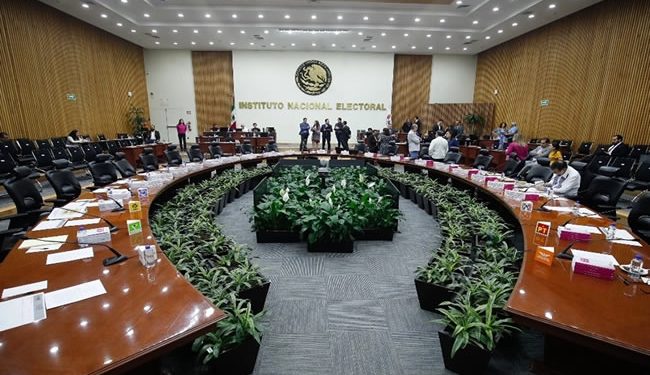 Presenta INE propuesta de moderadores para tercer debate presidencial