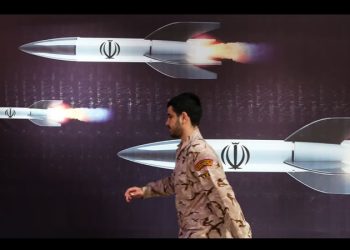 Israel lanza un ataque limitado de represalia contra Irán