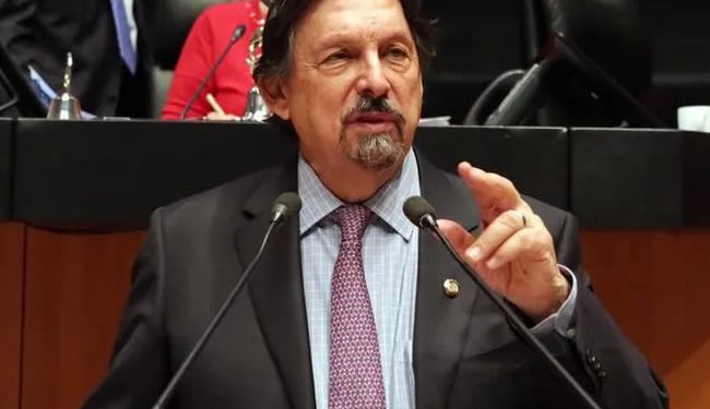 Llama Gómez Urrutia a discutir nueva legislación en materia laboral