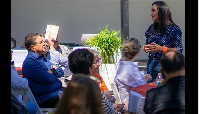 Natalia Rivera resalta la importancia de trabajar de la mano con la sociedad civil; se reúne con grupos evangélicos