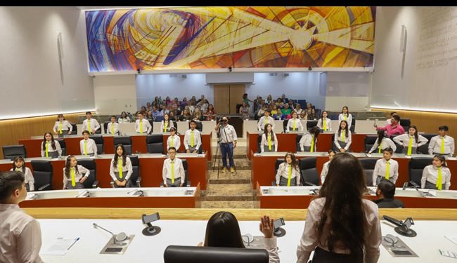 Demandan niños diputados promover programas de desarrollo infantil y más tiempo a la clase de educación física