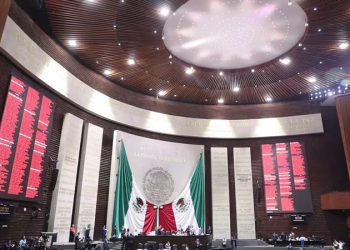 Suspenden debate de pensiones por cambios irregulares a documento; fue ‘error humano’: Mier