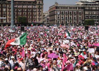 Alista Morena denuncia ante el INE contra marcha por la democracia de la Marea Rosa