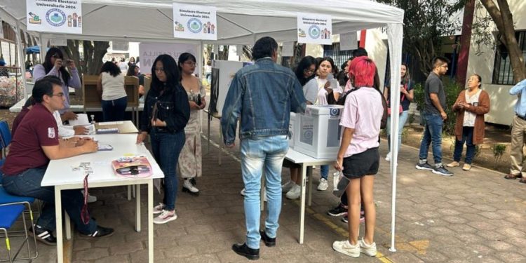 Sheinbaum arrasa en Simulacro Electoral Universitario 2024