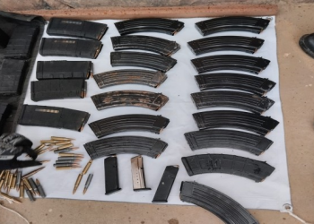 En Sonora, Guardia Nacional y Ejército Mexicano aseguran armamento dentro de camioneta vinculada con hecho de tránsito