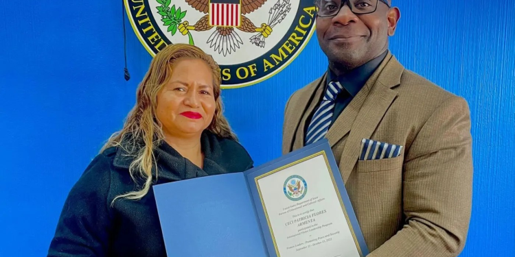 Ceci Flores, la voz de un colectivo de madres que a pico y pala buscan a sus hijos en un país con más de 100 mil desaparecidos