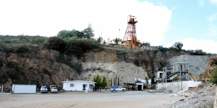 Concentra Magnate Germán Larrea 604 Concesiones de Extracción Minera con Grupo México