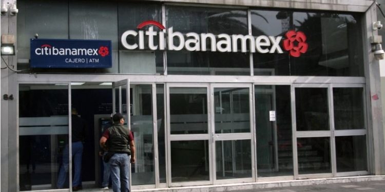 Atraviesan bancos un momento “excepcional” en México: Fitch Ratings
