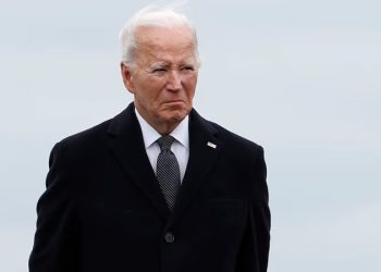 Biden se abre a reconsiderar su candidatura ante la presión de los líderes demócratas