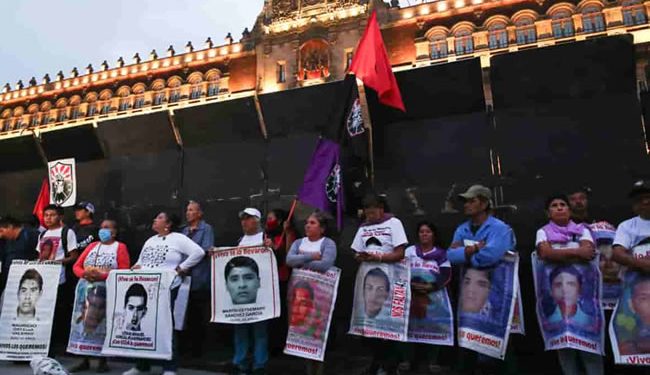 ‘Sr. Presidente, nos mintió y traicionó; la historia lo juzgará’: Madres y padres de los 43