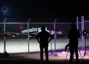 El Chapito secuestró a El Mayo Zambada, con una bolsa en la cabeza y atado lo subieron al avión, dice abogado a LA Times
