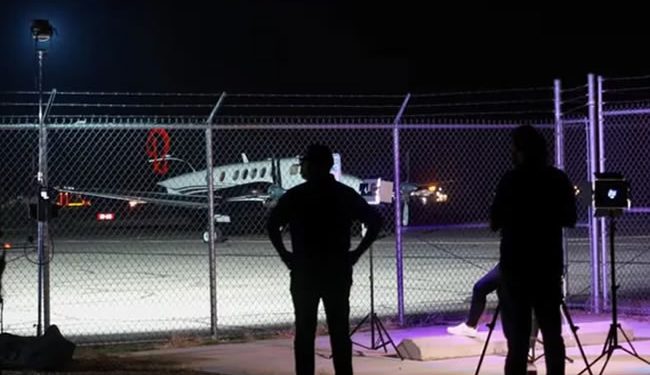 El Chapito secuestró a El Mayo Zambada, con una bolsa en la cabeza y atado lo subieron al avión, dice abogado a LA Times