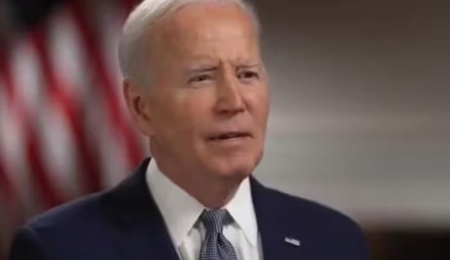 Biden se aferra y dice que retomará la campaña electoral la próxima semana
