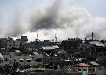 Bombardeo aéreo israelí impacta en escuela de Gaza; mueren 7 niños