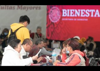 Adultos mayores recibirán hasta tres pagos en noviembre