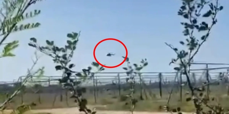 Helicóptero de la Marina sobrevuela El Carrizo, Sinaloa, y Estación Don, Sonora