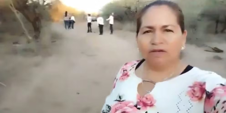 Ceci Flores denunció que policías de Carbó, Sonora, amedrentaron a colectivo durante búsqueda de fosa clandestina