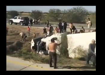 En Sonora vuelca tractocamión que transportaba en una caja a migrantes Guatemaltecos