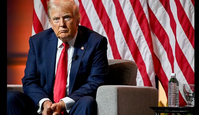 Trump cuestiona la identidad de Kamala Harris y dice que decidió “volverse negra” hace unos años