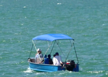 Buscan a Hombre Desaparecido en Mar de Bahía de Kino