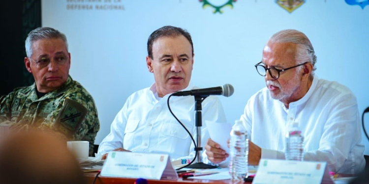 Navarro Quintero analiza abastecer de agua a Sinaloa, Sonora y Baja California