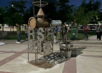 Colocan antimonumento a 10 años del derrame provocado por Grupo México