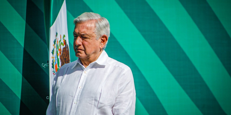 Podría AMLO dormir este sábado en Mazatlán, estaría llegando de Sonora para el domingo acudir a la Picachos