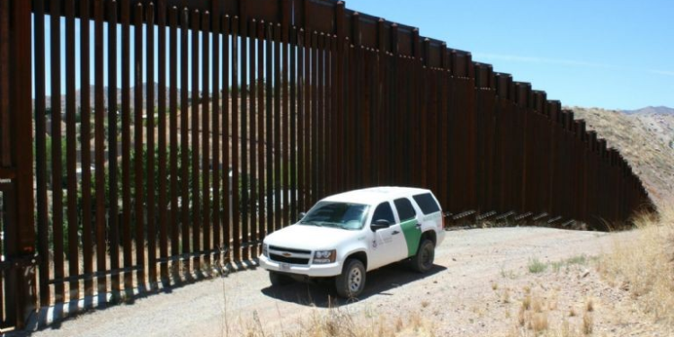 Migrantes baleados en México son rescatados en Arizona; dos fueron heridos de gravedad