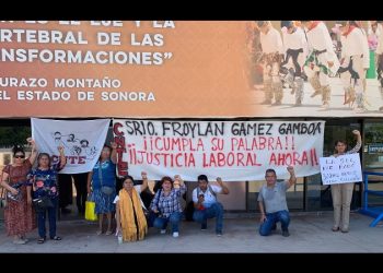 Se manifiestan maestros de la CNTE en la SEC Sonora