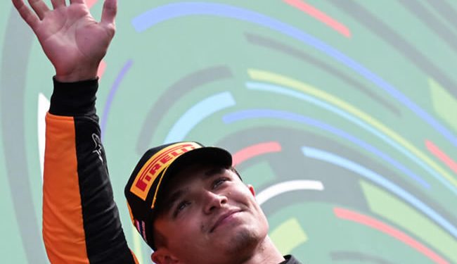 Norris se impone a Verstappen en Gran Premio de Países Bajos de F1.. Checo se agencia el sexto puesto.