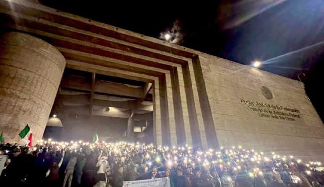 Jueces y magistrados de todo el país inician paro indefinido contra la reforma judicial de AMLO