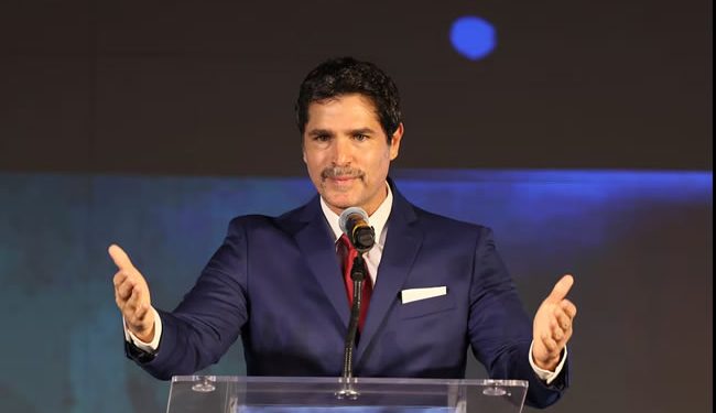 El ultraderechista Eduardo Verástegui anuncia la creación de su partido político en 2025