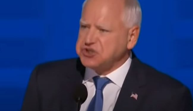 Tim Walz acepta nominación como candidato a vicepresidencia de Estados Unidos