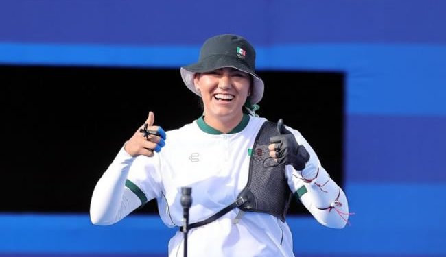 Alejandra Valencia avanza a cuartos de final de tiro con arco en París 2024