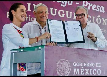 AMLO y Sheinbaum respaldan de nuevo a Rocha, pese a investigación de FGR