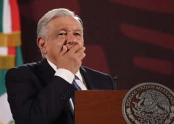 Relación con Embajada de EU, en pausa tras declaraciones de Salazar: AMLO