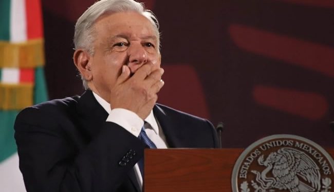 Relación con Embajada de EU, en pausa tras declaraciones de Salazar: AMLO