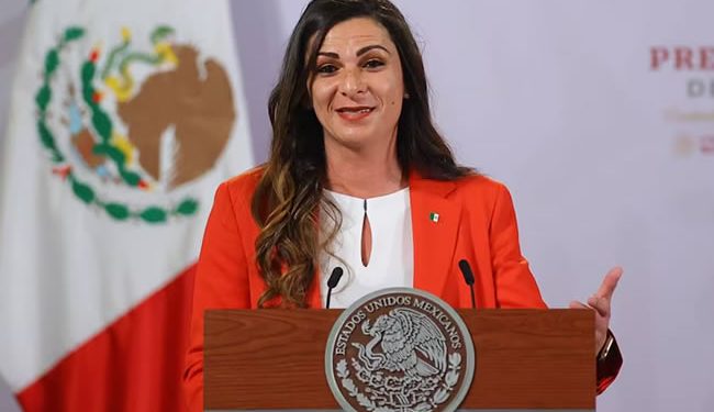 Ana Guevara explica que ella pagó su vuelo a París: Lo que gano, me lo gasto como me da mi chingada gana