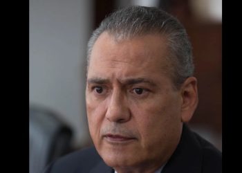 Beltrones: soy leal al PRI, no a las locuras de sus dirigentes