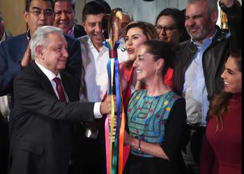 Claudia Sheinbaum prepara libro sobre la transición histórica con su predecesor