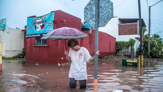 Continuarán lluvias fuertes, descargas eléctricas, vientos y chubascos en Sonora