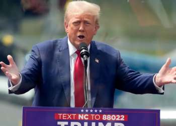 Funcionarios en la frontera se lanzan contra Trump por bloquear ley de inmigración