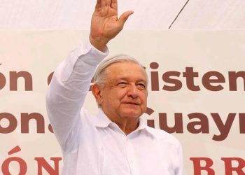 Se combate al narcotráfico y se ayuda para que drogas no lleguen a EU: López Obrador