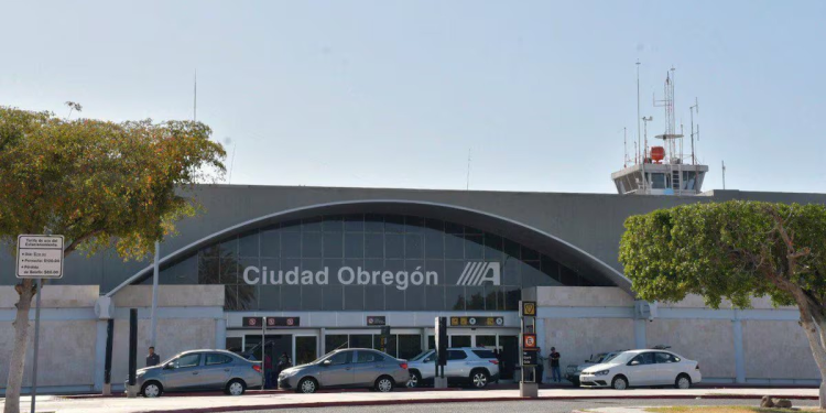 Alfonso Durazo impulsa modernización del aeropuerto de Ciudad Obregón