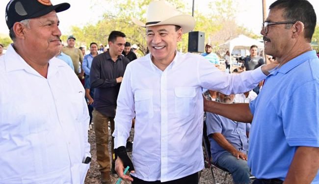 Agradecen habitantes de Las Guásimas a Gobernador Durazo por entrega de equipo pesquero